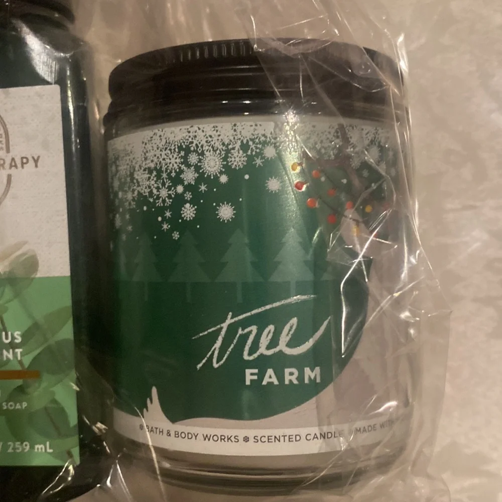 BATH & BODY WORKS 2p Tree Farm Candle & Eucalyptus Spearmint Hand Soap $23